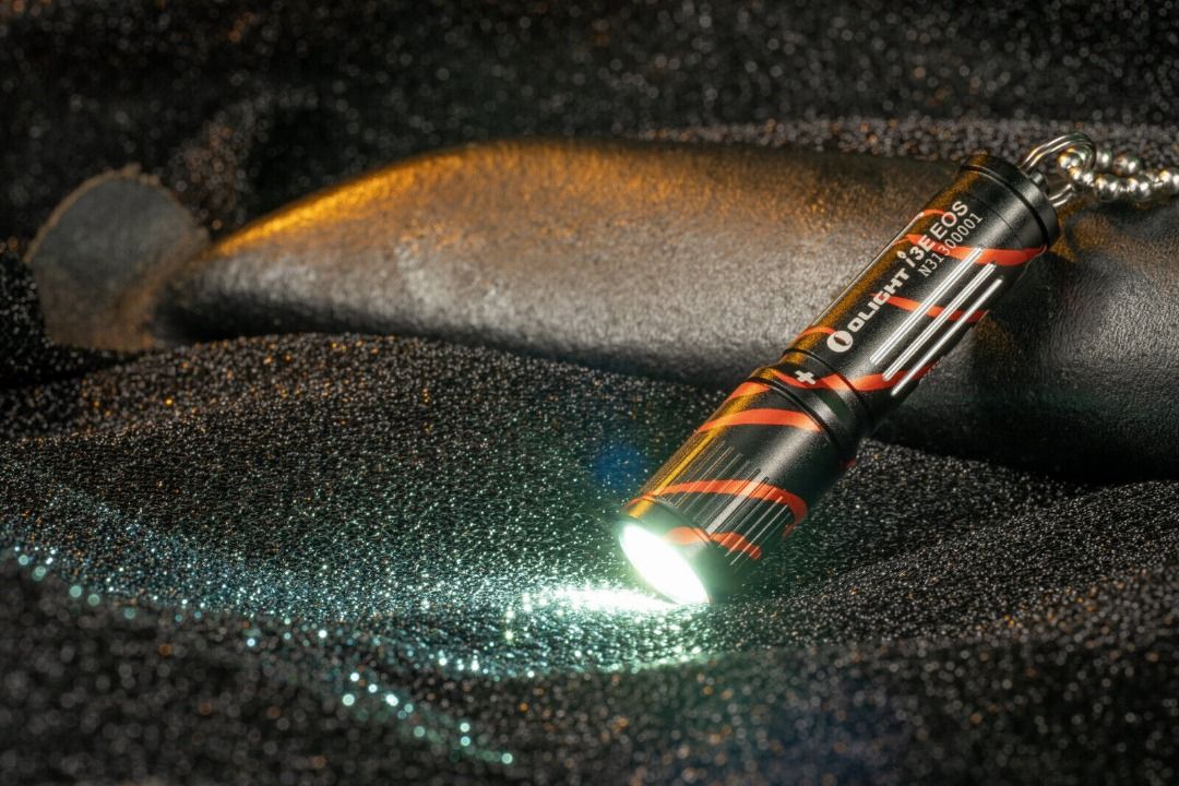 (Limited Edition) Olight i3E Black Lava Keychain Flashlight
