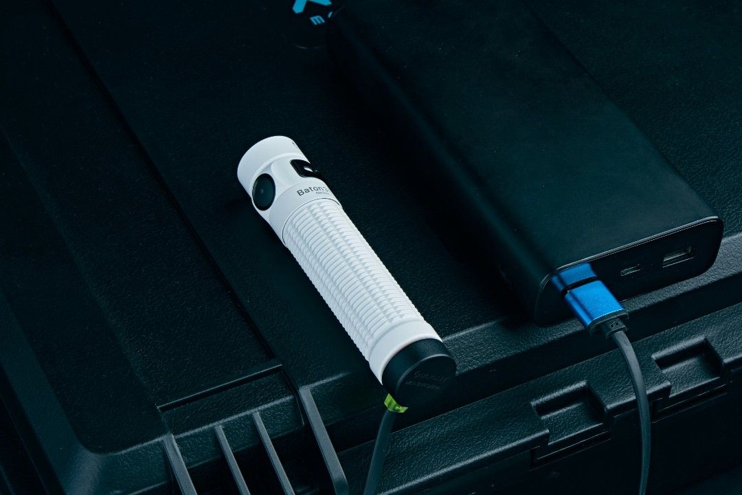 (Limited Edition) Olight Baton 3 Pro in White / Copper Rechargeable Flashlight