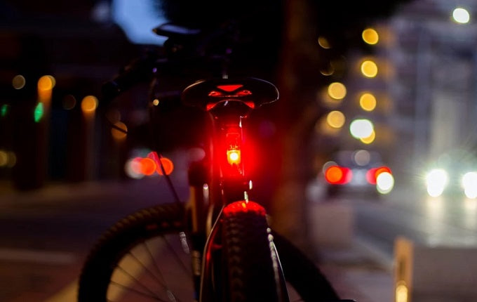 Crops Japan Intelligent Brake Sensor Bicycle Rear Light