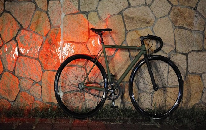 Crops Japan Intelligent Brake Sensor Bicycle Rear Light