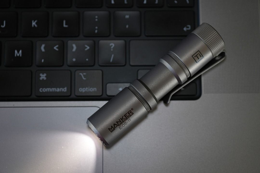 Manker E05 II Titanium Compact Rechargeable EDC Flashlight_1,300 Lumens